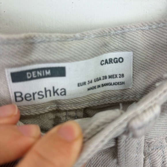 Bershka Tan Cargo Pants Relaxed Fit - Picture 3 of 3